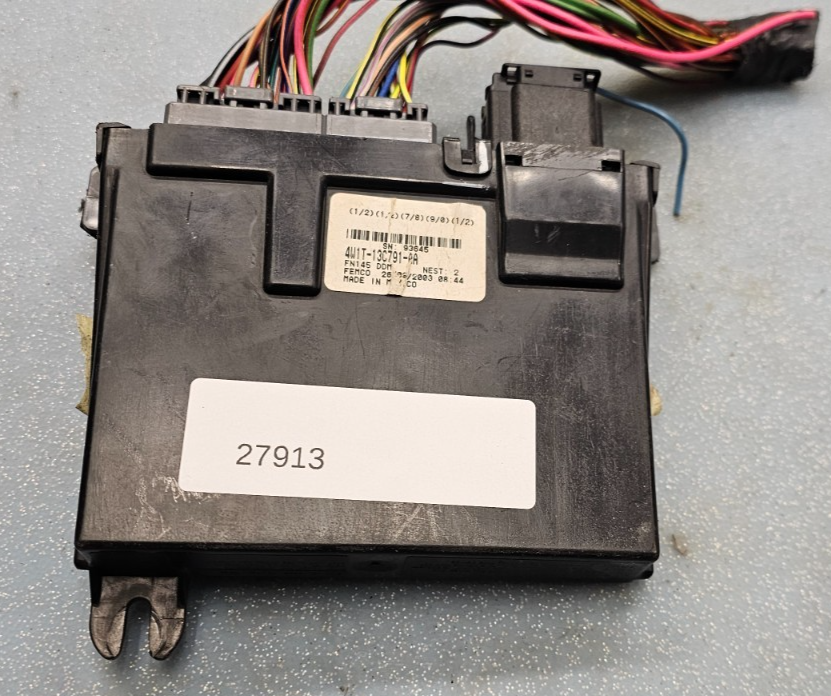 🔥03-05  TOWN CAR KEYLESS LEFT DOOR ENTRY MODULE CONTROL PAD LOCK UNIT ASSEMBLY