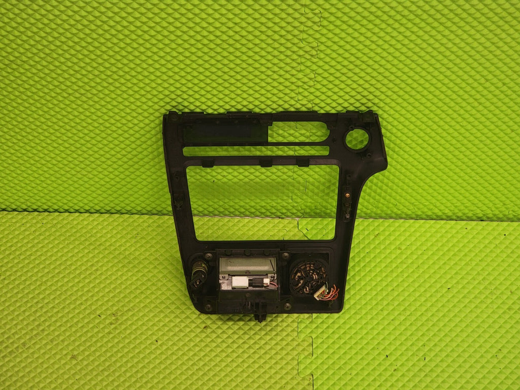 01-04 Nissan Pathfinder INFINITI QX4 Dash Radio BEZEL Center Trim BLACK B19