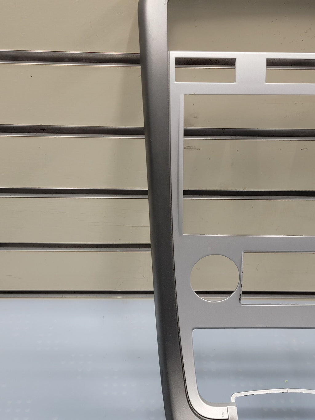 07-09 Chevrolet Equinox Center Dash Radio Climate Bezel Surround Trim silver