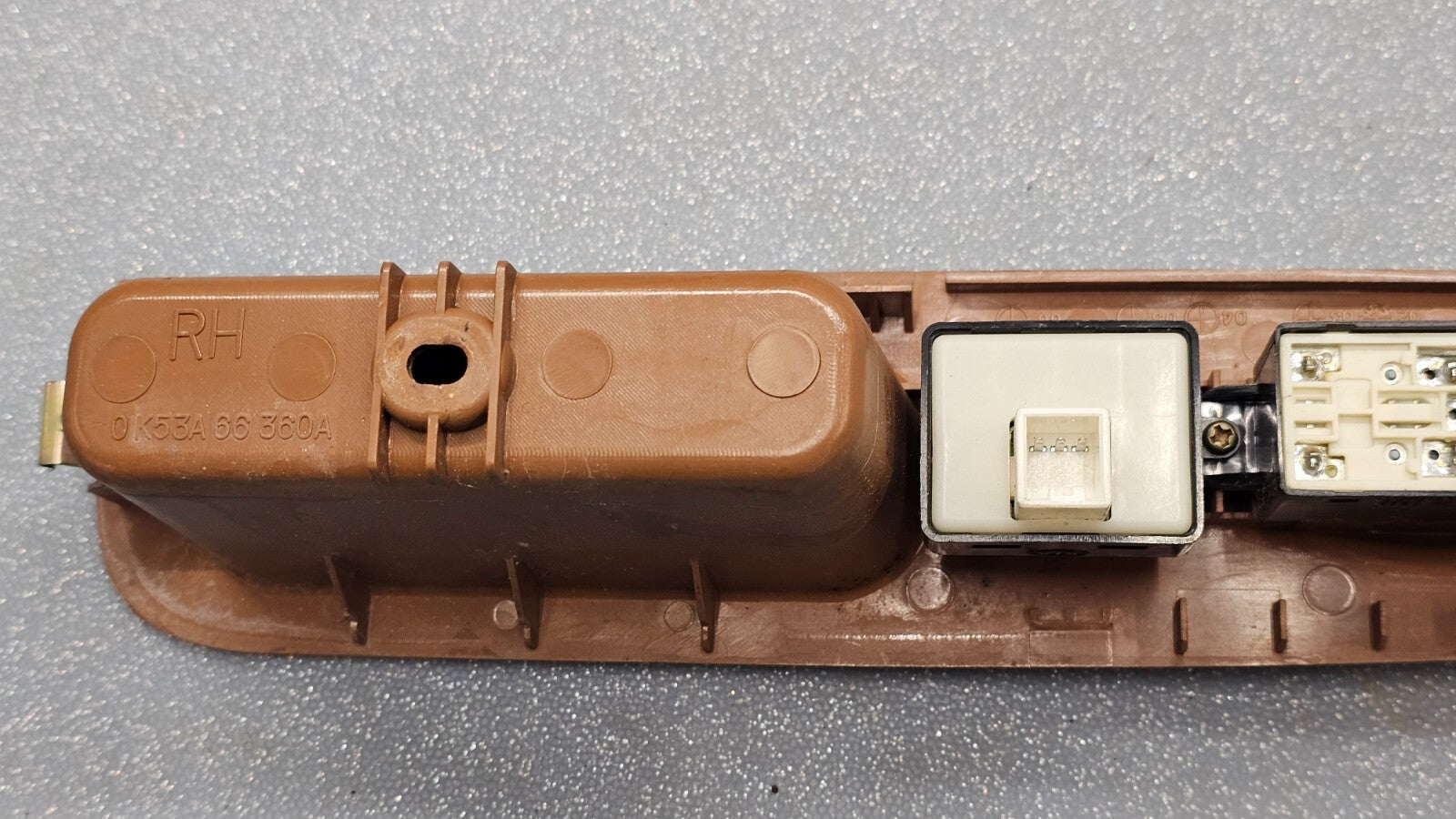 🔥02-05 SEDONA RIGHT PASSENGER POWER WINDOW DOOR CONTROL SWITCH ASSEMBLY WOOD