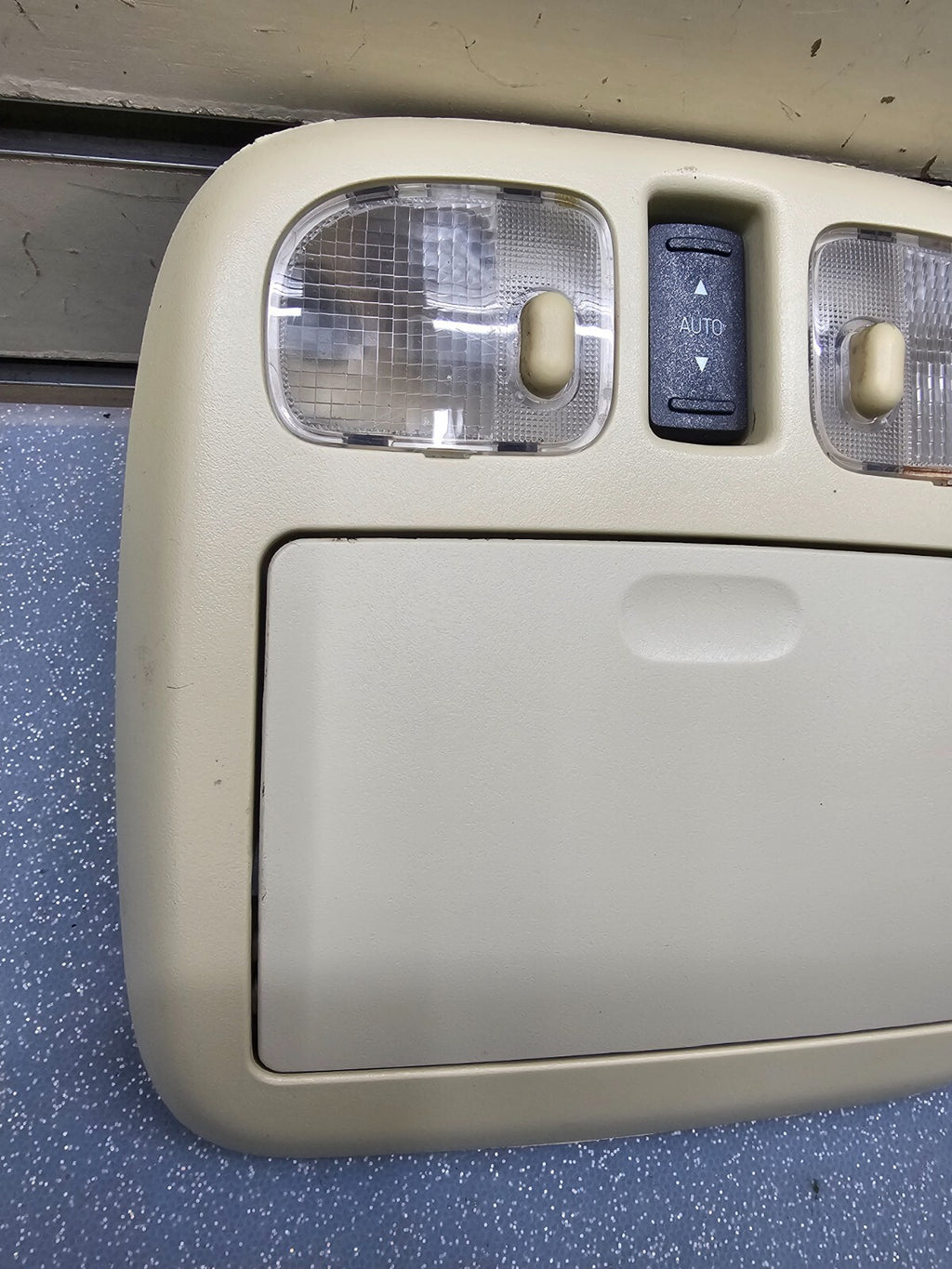 06-09 Milan Fusion Overhead Console Dome Map Light Lamp Unit Storage Light TAN