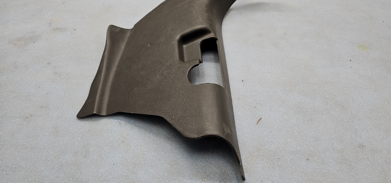 🔥99-06 SILVERADO SIERRA LEFT DRIVER KICK LOWER TRIM PANEL HOOD PROP BLACK