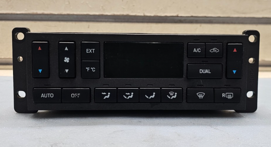 🔥03-06 TOWN CAR Dash AC A/C HVAC Heater Climate Control Panel Temperature