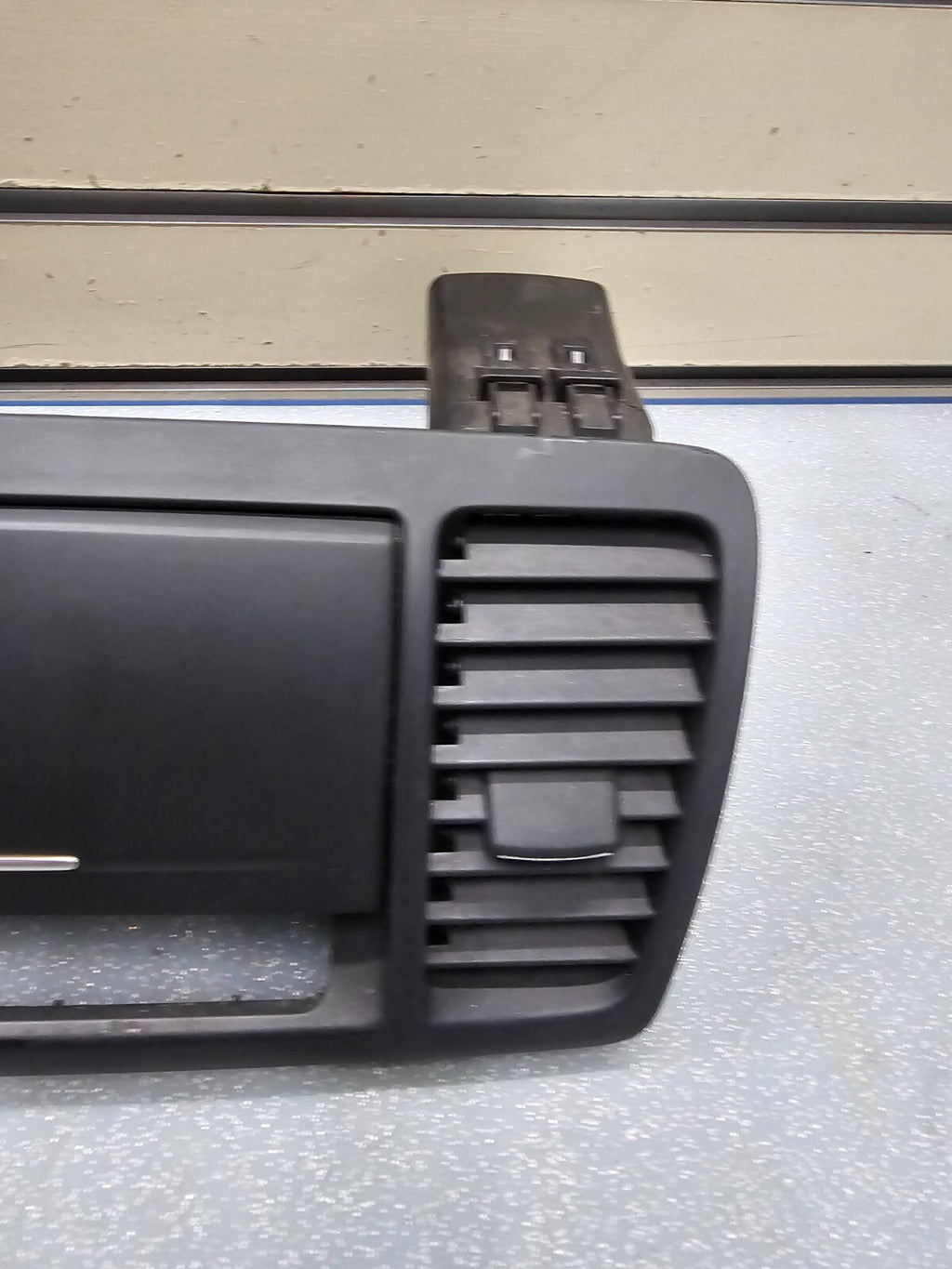 03-09 Subaru LEGACY OUTBACK Center Dash Radio BEZEL A/C Vents Cubby STORAGE B24