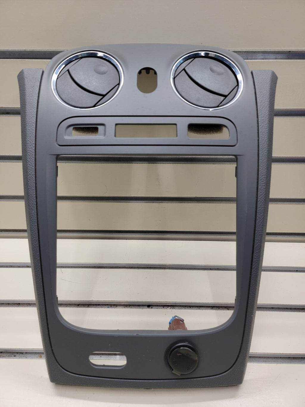 🔥2006-2011 Chevrolet HHR Center Dash Radio Trim w Vents B37 grey