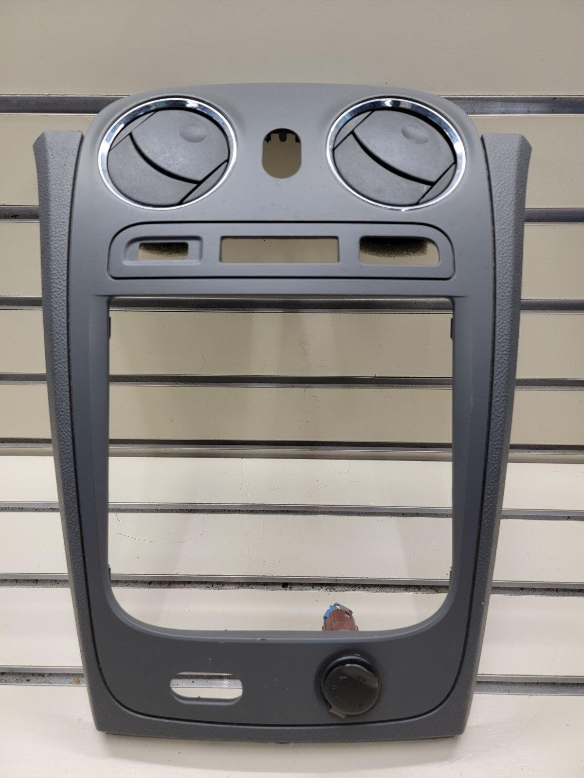 🔥2006-2011 Chevrolet HHR Center Dash Radio Trim w Vents B37 grey