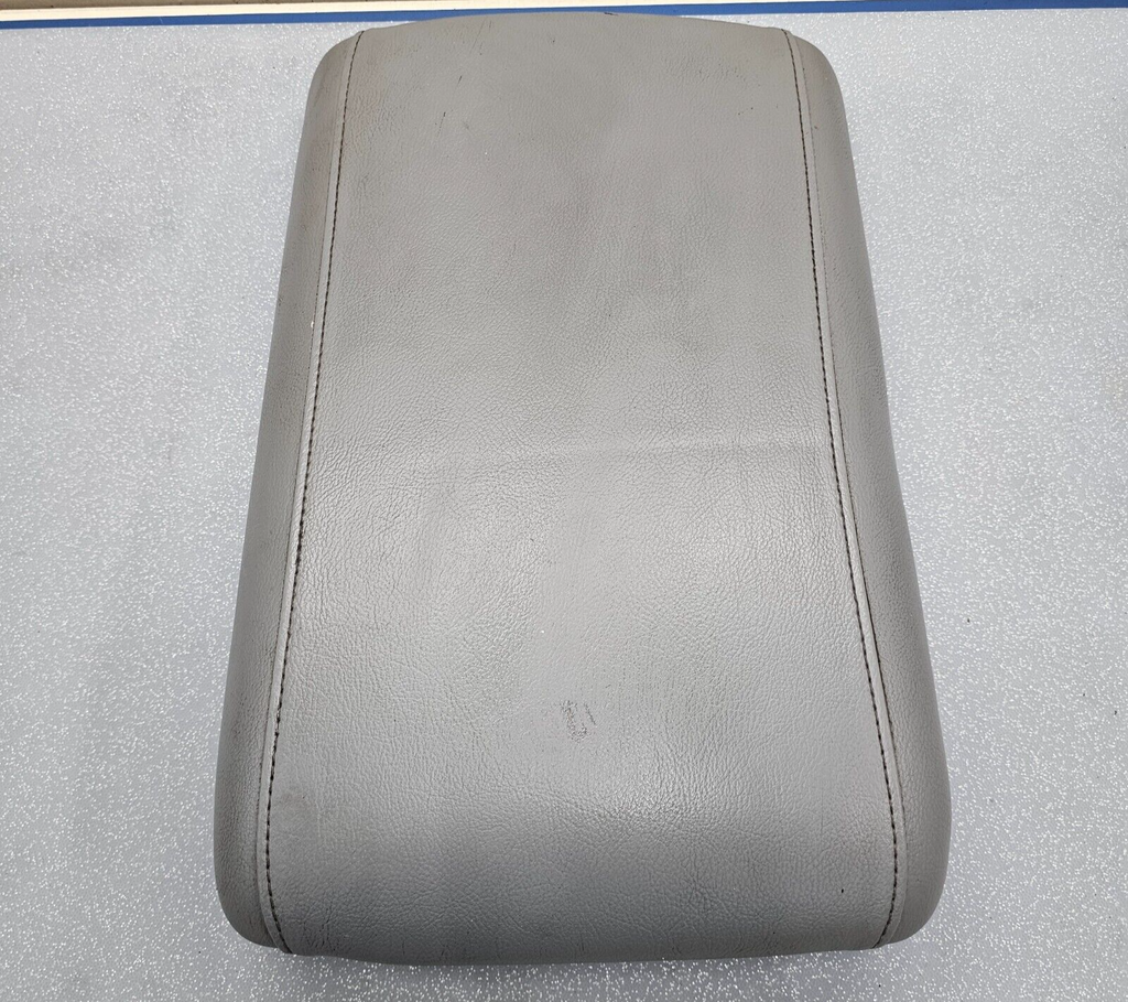 03-06 EXPEDITION Center Console Arm Rest Storage Cover Top Pad Lid Assembly Gray