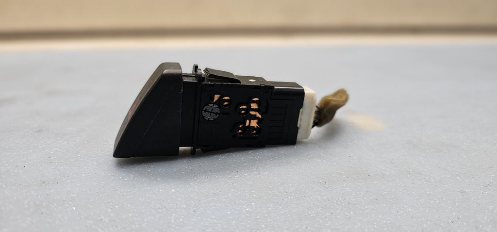 🔥01-03 MAZDA PROTEGE PROTEGE5 HAZARD EMERGENCY FLASHER 4WAY SWITCH BUTTON