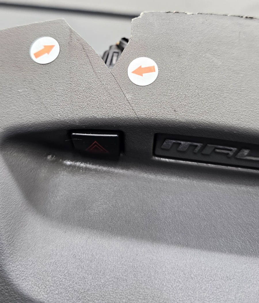 🔥04-07 MALIBU Dash FM RADIO Display Stereo BEZEL Climate Control DARK TAN B7