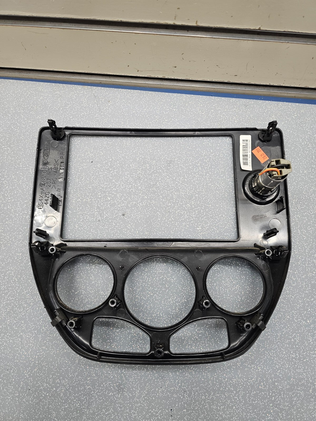 🔥05-07 FORD FOCUS FRONT CENTER DASH RADIO CLIMATE CONTROL BEZEL TRIM PANEL OEM