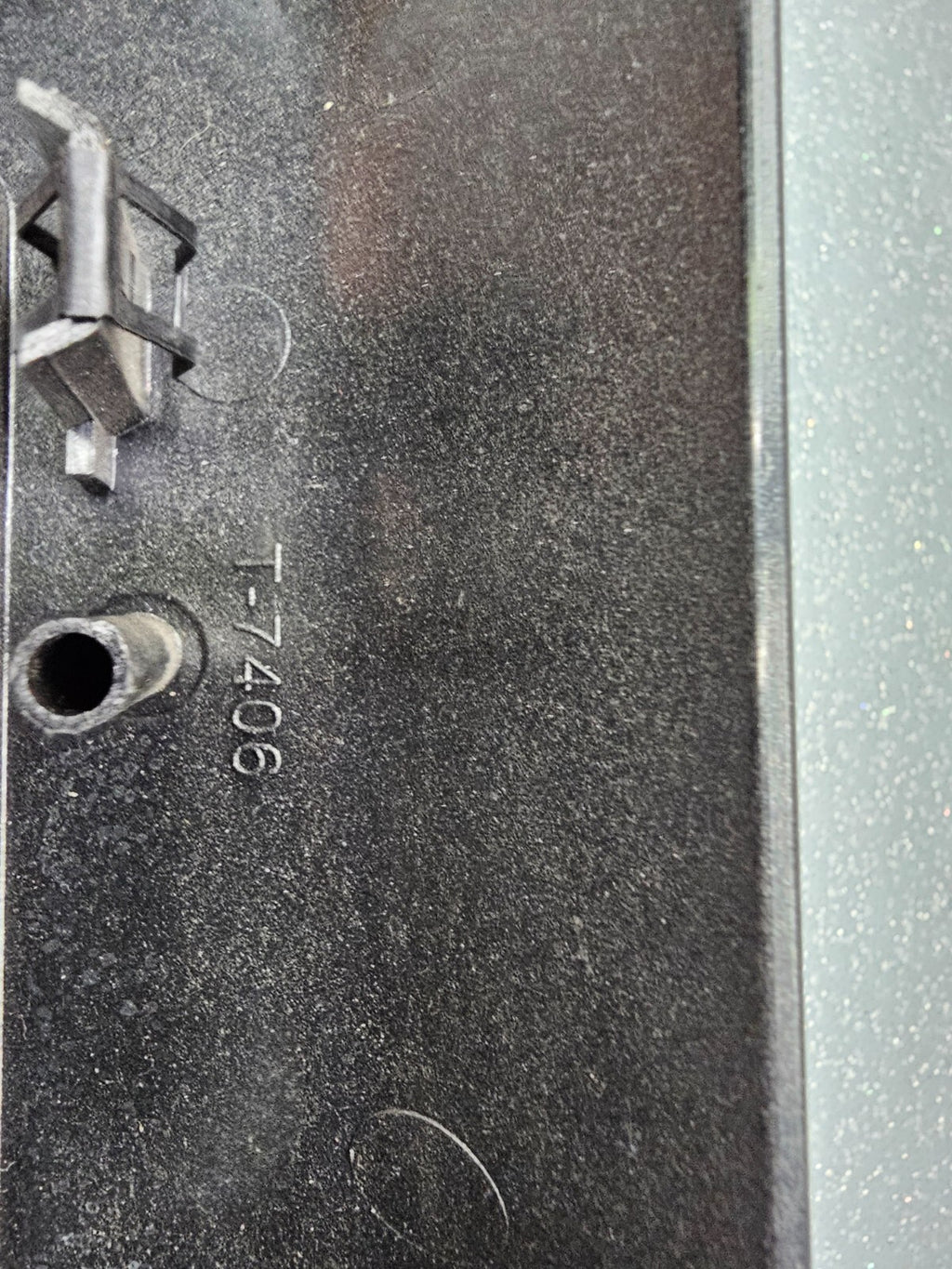 🔥04-07 NISSAN ARMADA STEREO RADIO DASH SURROUND PANEL TRIM BEZEL GREY