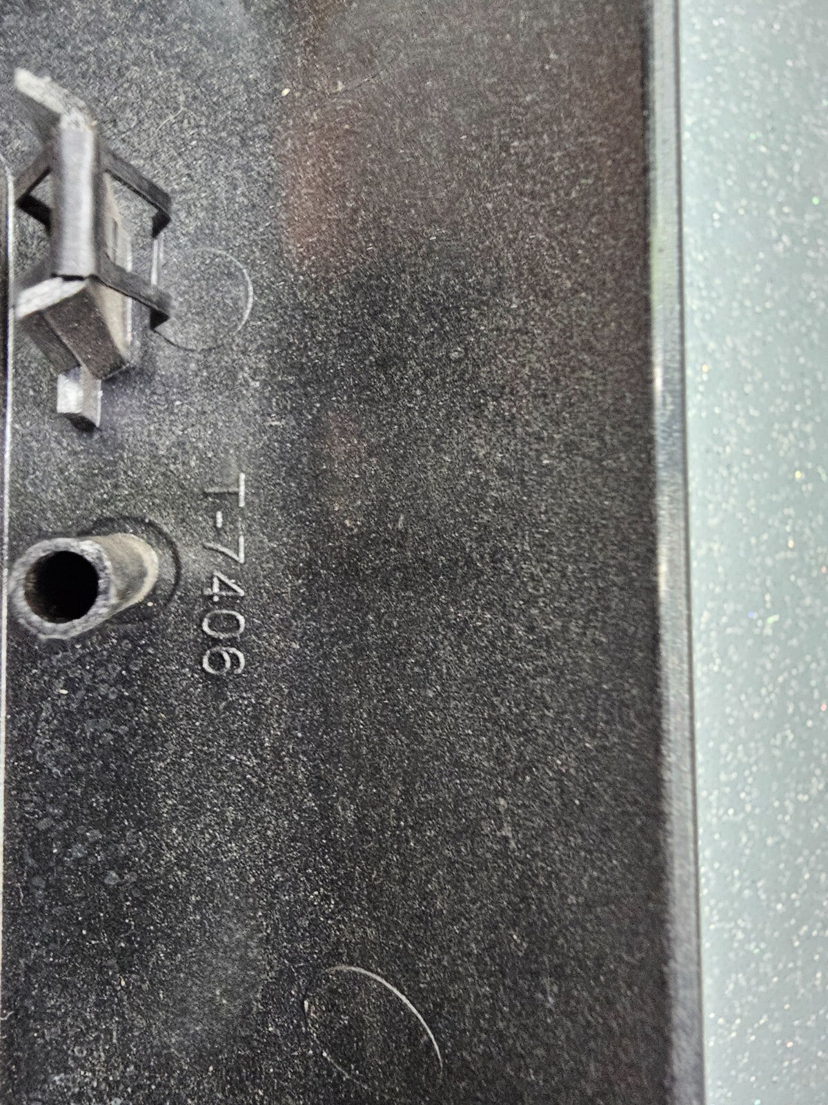 🔥04-07 NISSAN ARMADA STEREO RADIO DASH SURROUND PANEL TRIM BEZEL GREY