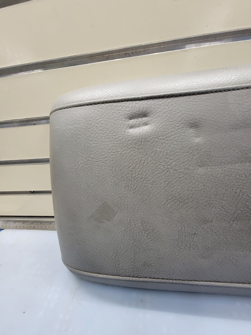 🔥2003-2006 FORD EXPEDITON CENTER CONSOLE ARMREST LID GRAY LEATHER