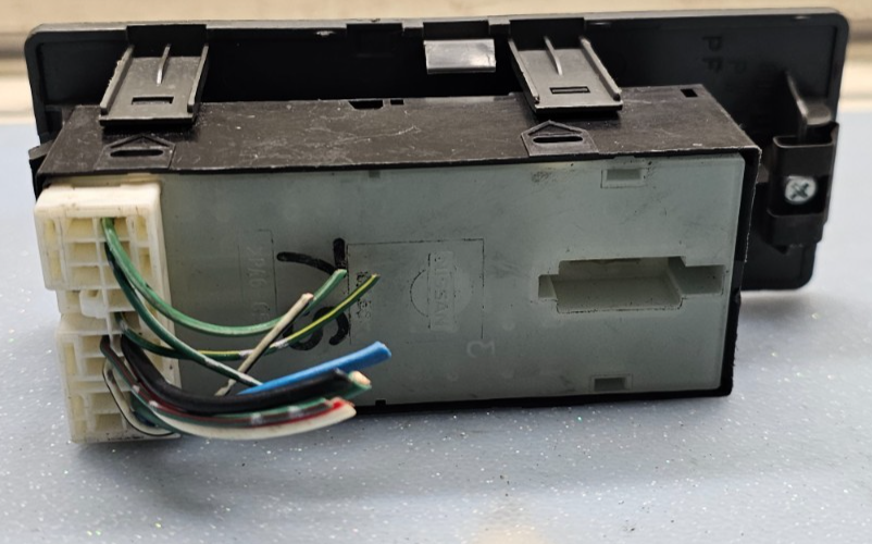 🔥04-15 TITAN ARMADA PASSENGER SIDE POWER WINDOW LOCK SWITCH ASSEMBLY GRAY OEM