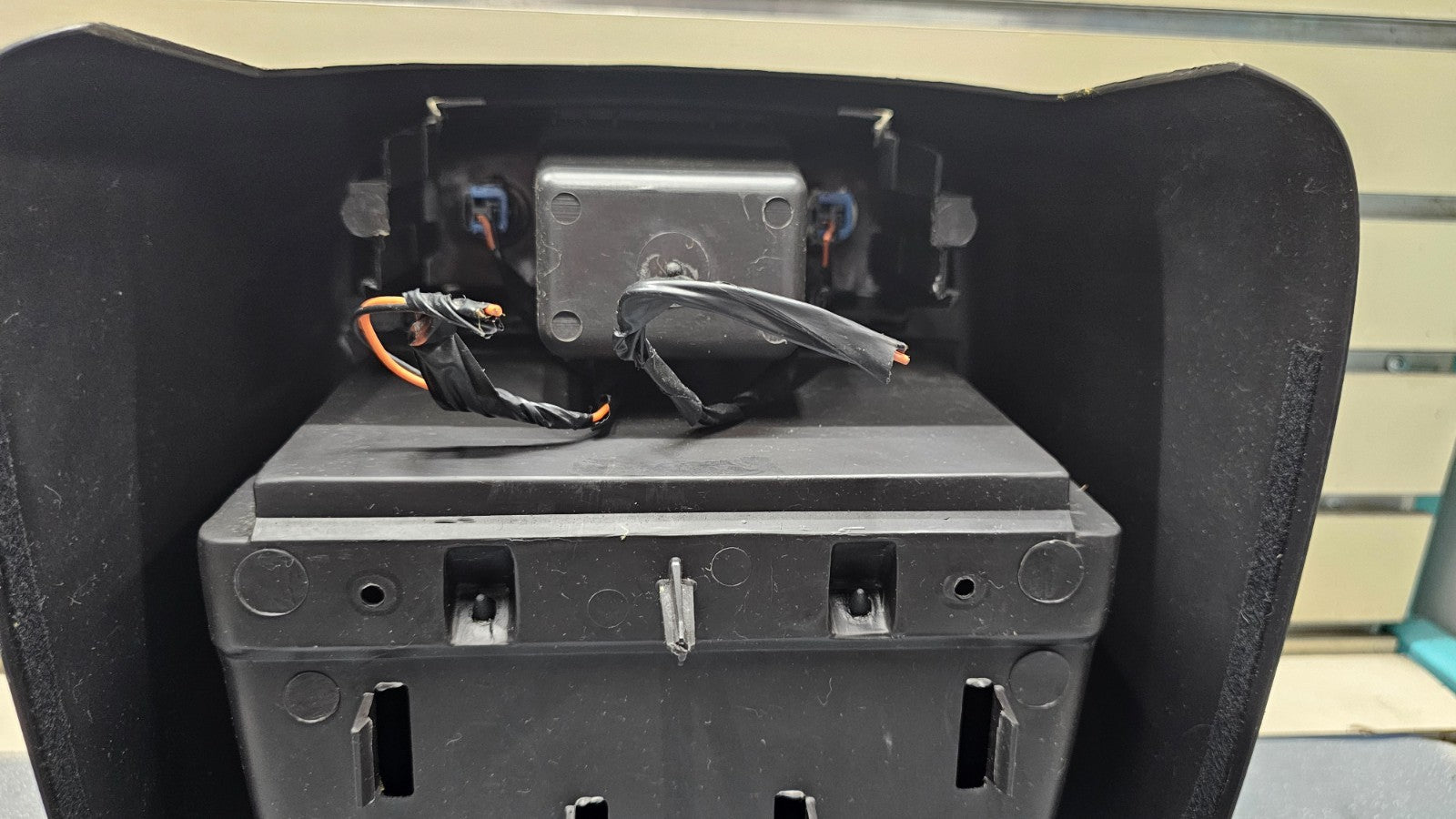 🔥97-99 Chevy Venture Front Lower Console Assembly Black