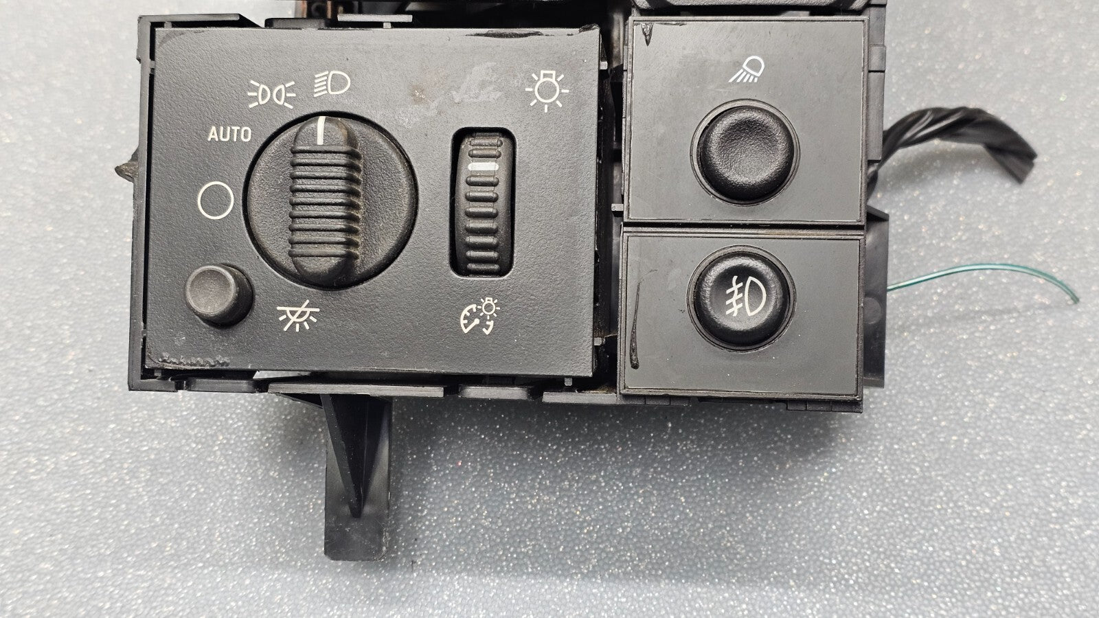 🔥99-06 Chevy Silverado Sierra Headlight Switch left Driver Air Vent Black HS19