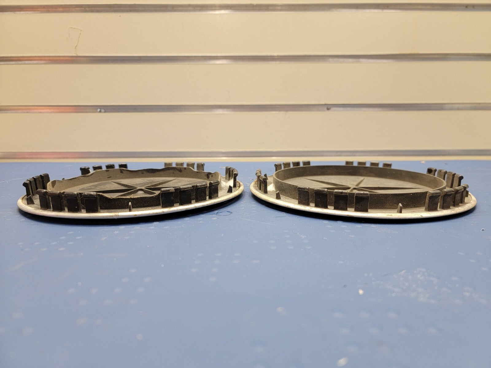 1992 - 1999 GMC CHEVY 1500 16" alloy wheel CENTER CAPS SET