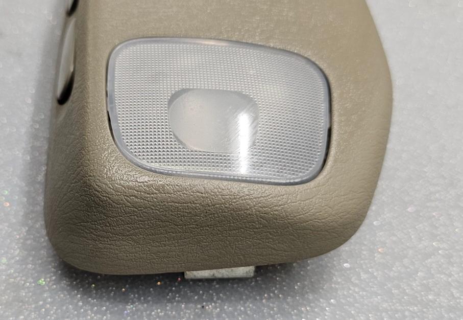🔥98-01 Nissan Frontier Xterra OVERHEAD CONSOLE MAP DOME INTERIOR LIGHT LAMP TAN