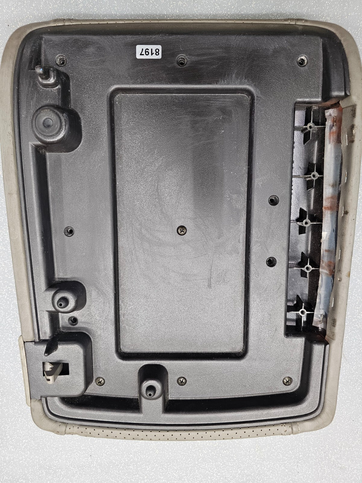 🔥02-06 Cadillac ESCALADE YUKON Center Console Armrest Storage LEATHER LT GRAY