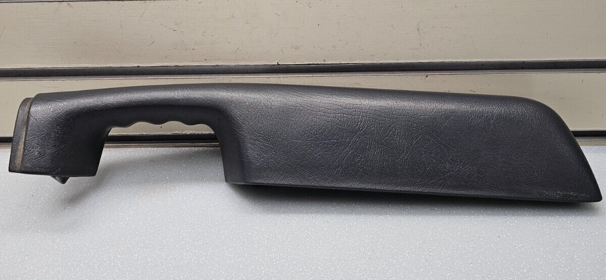 98-04 BLAZER S10 JIMMY SONOMA Door Panel Arm Rest Pull Handle Driver Graphite H5