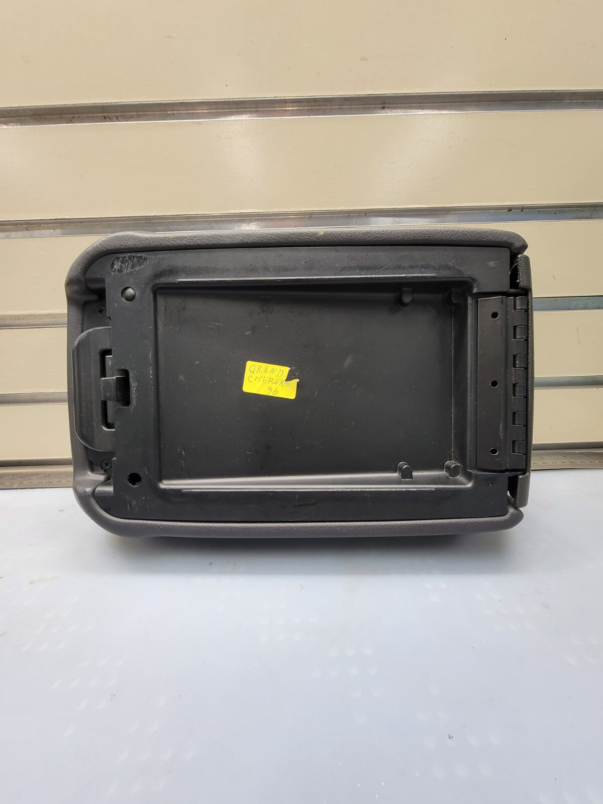 🔥1996-1998 Jeep Grand Cherokee Center Console Lid Armrest  Black OEM