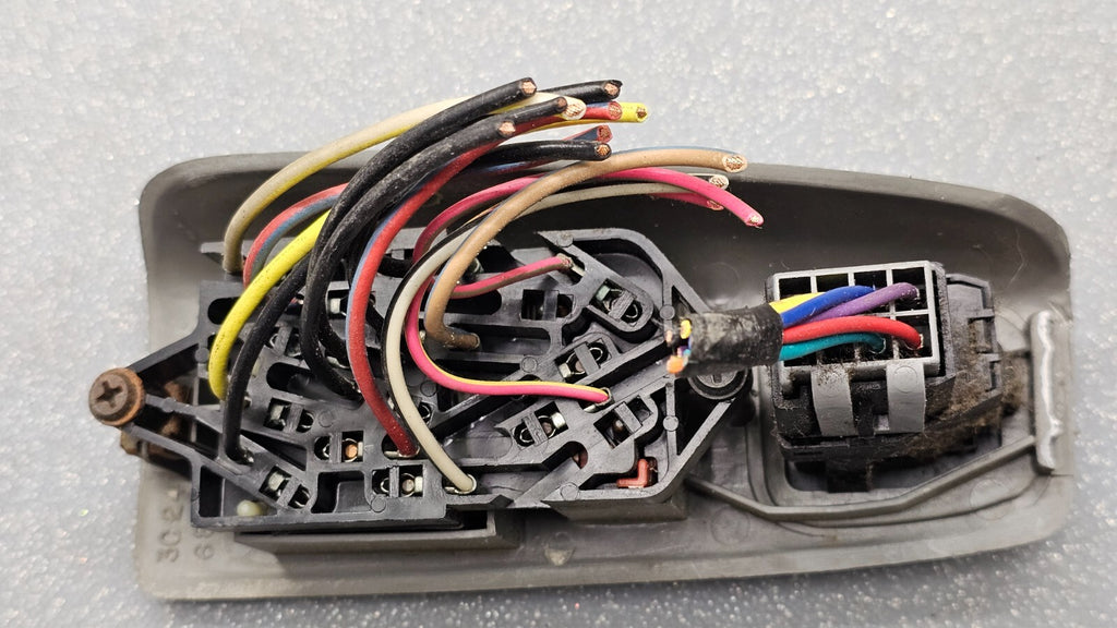 03-08 Ford  E150 E250 E350 Left Driver Door Mirror Window Power Lock Switch Gray