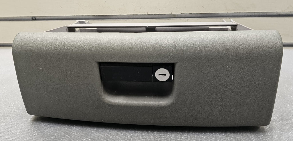 🔥01-07 CARAVAN TOWN COUNTRY DASH GLOVE BOX COMPARTMENT LID COVER ASSEMBLY GRAY