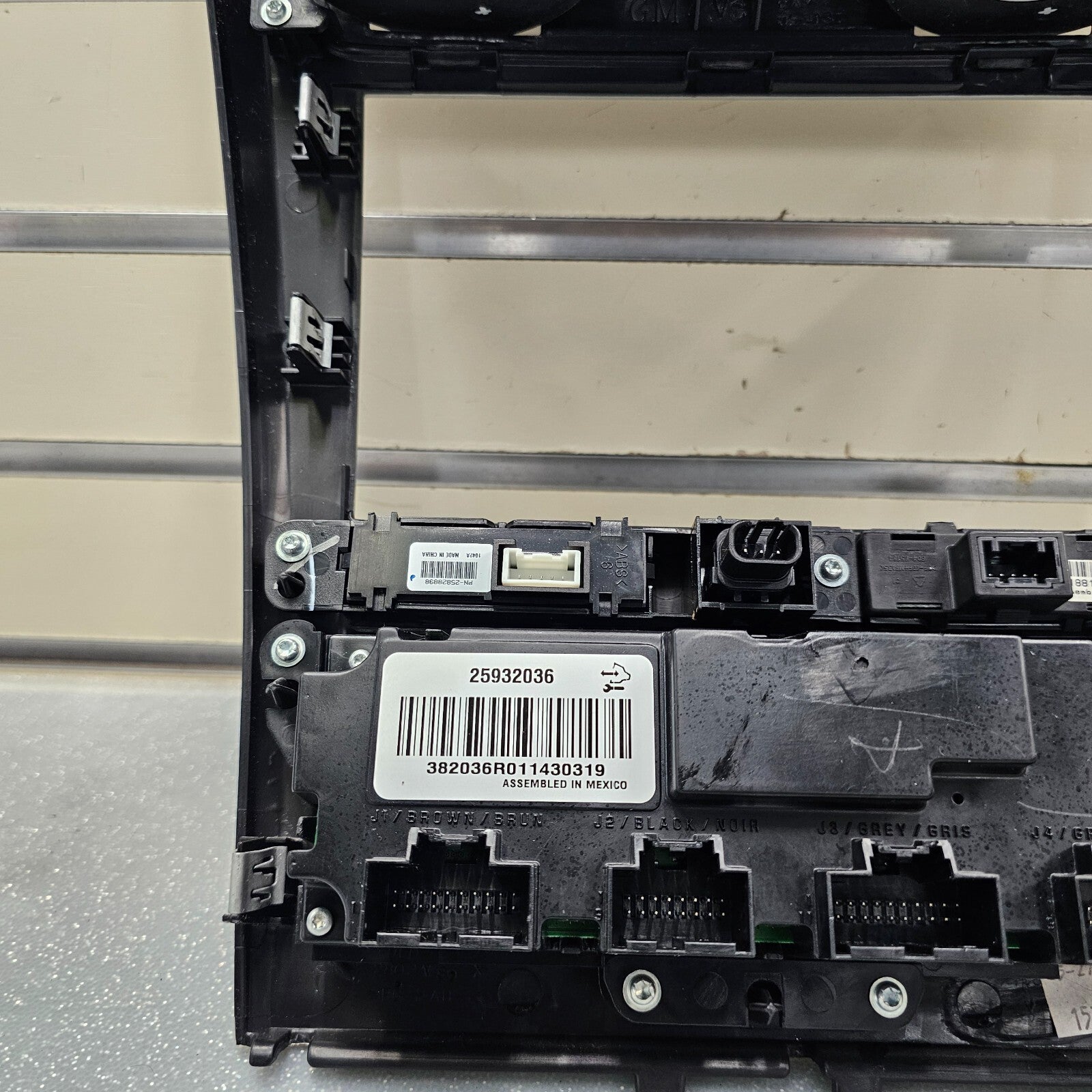 🔥07-12 GMC Acadia Center Dash Radio Bezel Climate Control Trim Panel Silver OEM