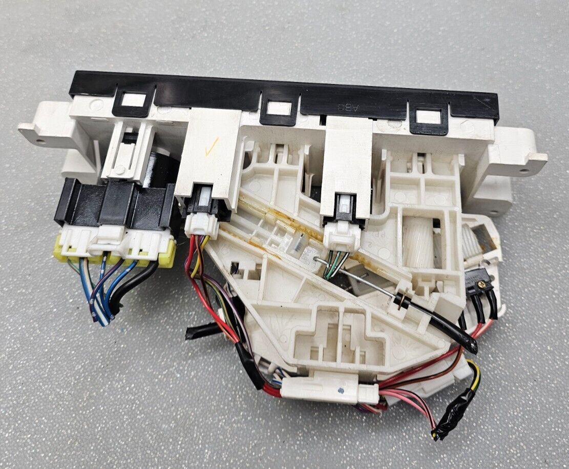 96-00 Nissan Pathfinder AC Heater Temperature Dash Climate Control Switch Panel