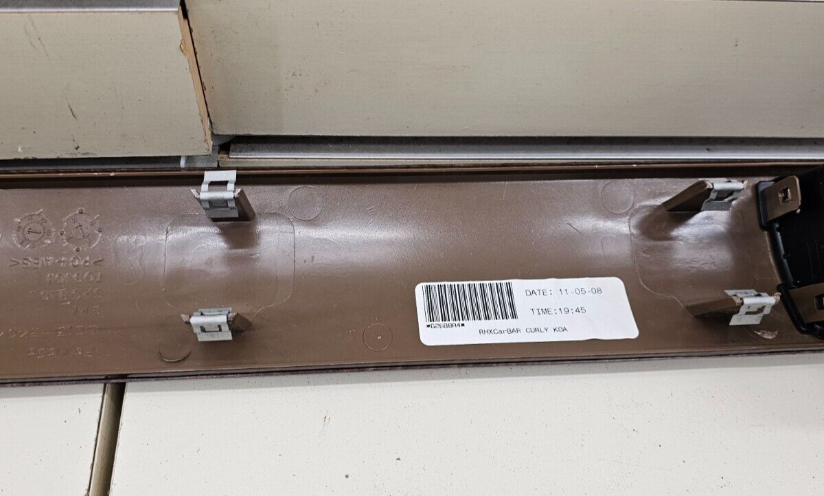 🔥05-09 Five Hundred Taurus Sable Interior Center Dash Panel Bezel Trim Wood