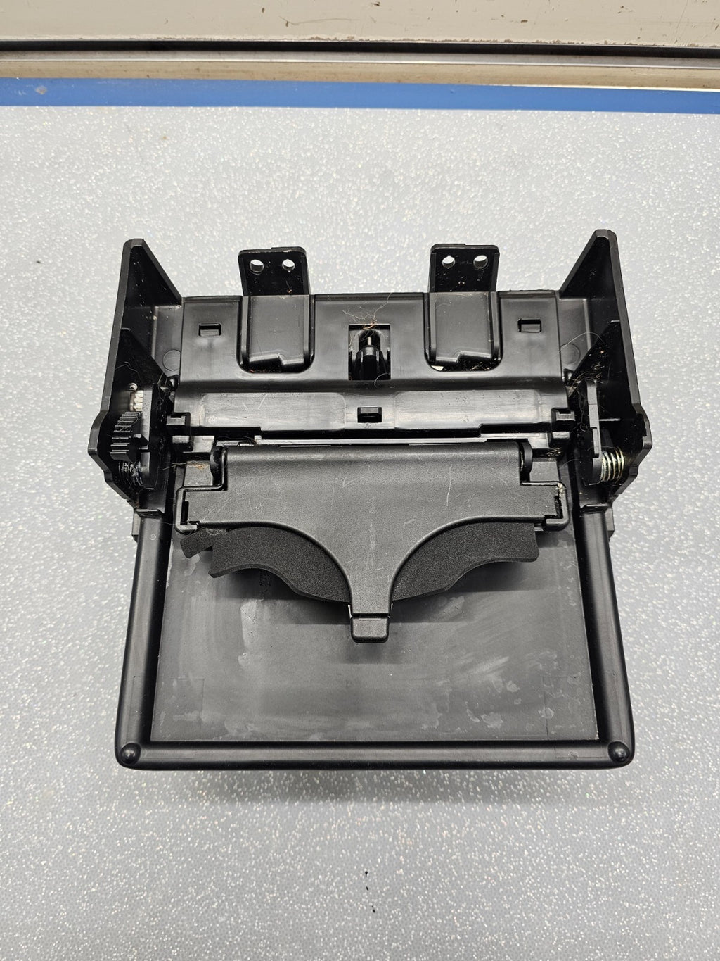 🔥02-06 Toyota Camry Center Console Lid Front Cup Holder drink holder Armrest
