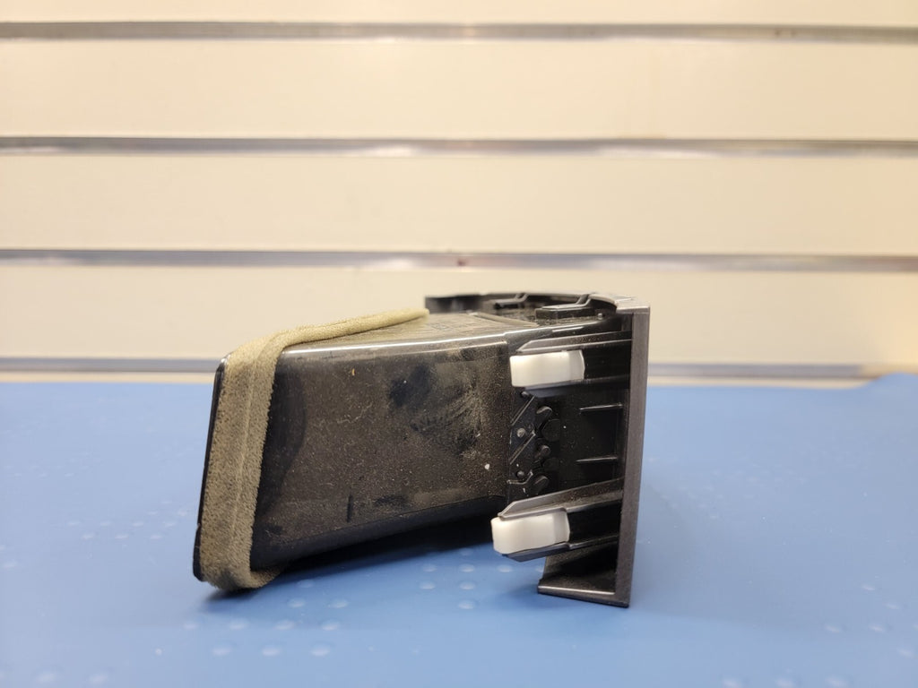2007-2010 Mitsubishi Outlander Center Left Inner Side Dash Air Vent
