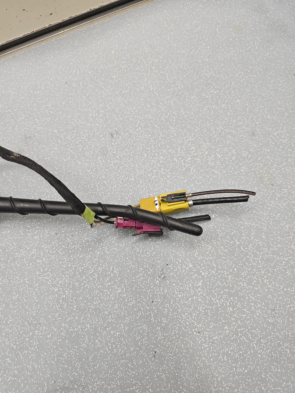 🔥11-17 Chevy Equinox /GMC Terrain Roof Mounted Radio Antenna Base Mast Assembly