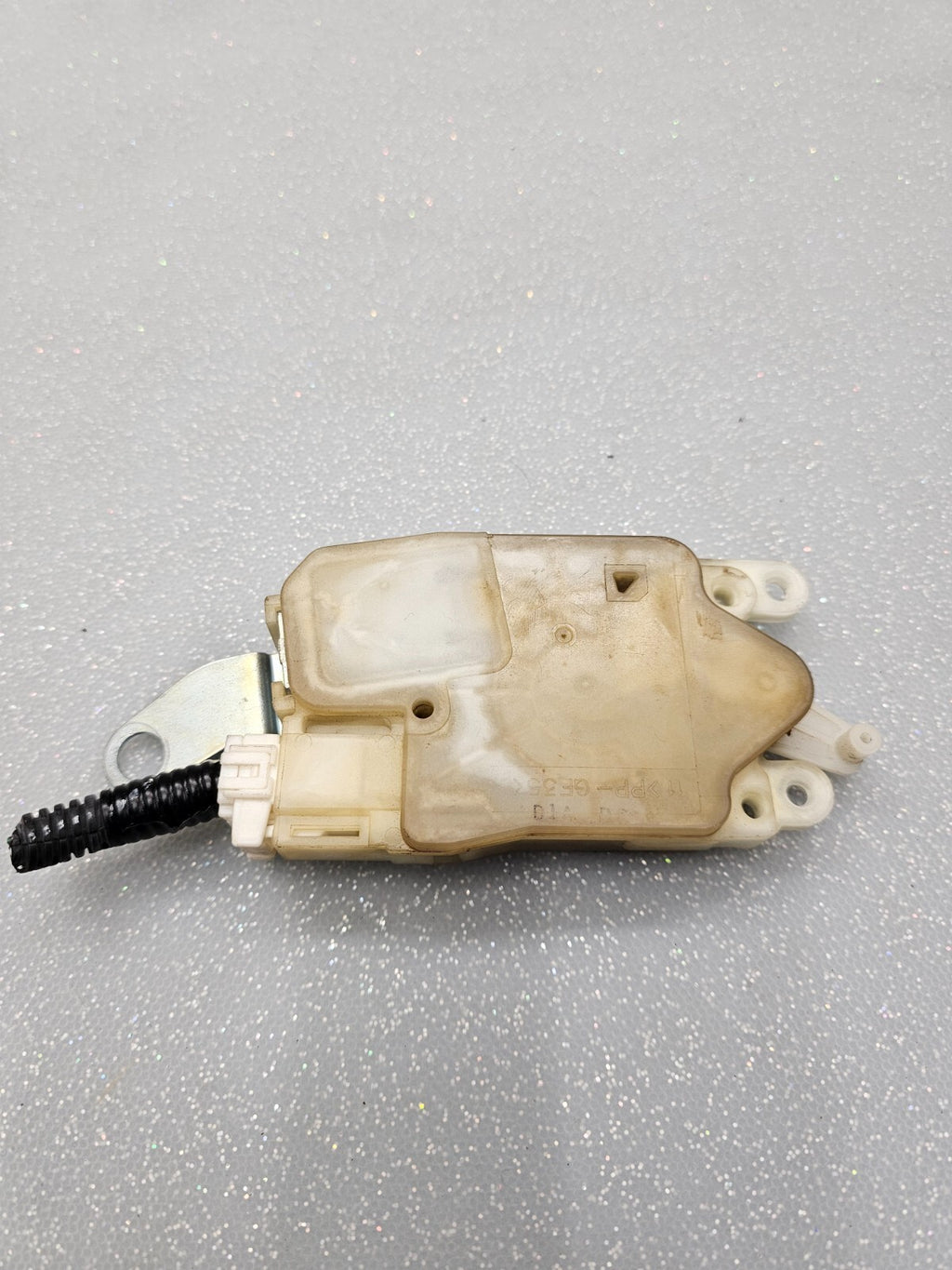 05-12 Nissan Pathfinder Armada Lid Door Window Glass Actuator Lock Assembly OEM