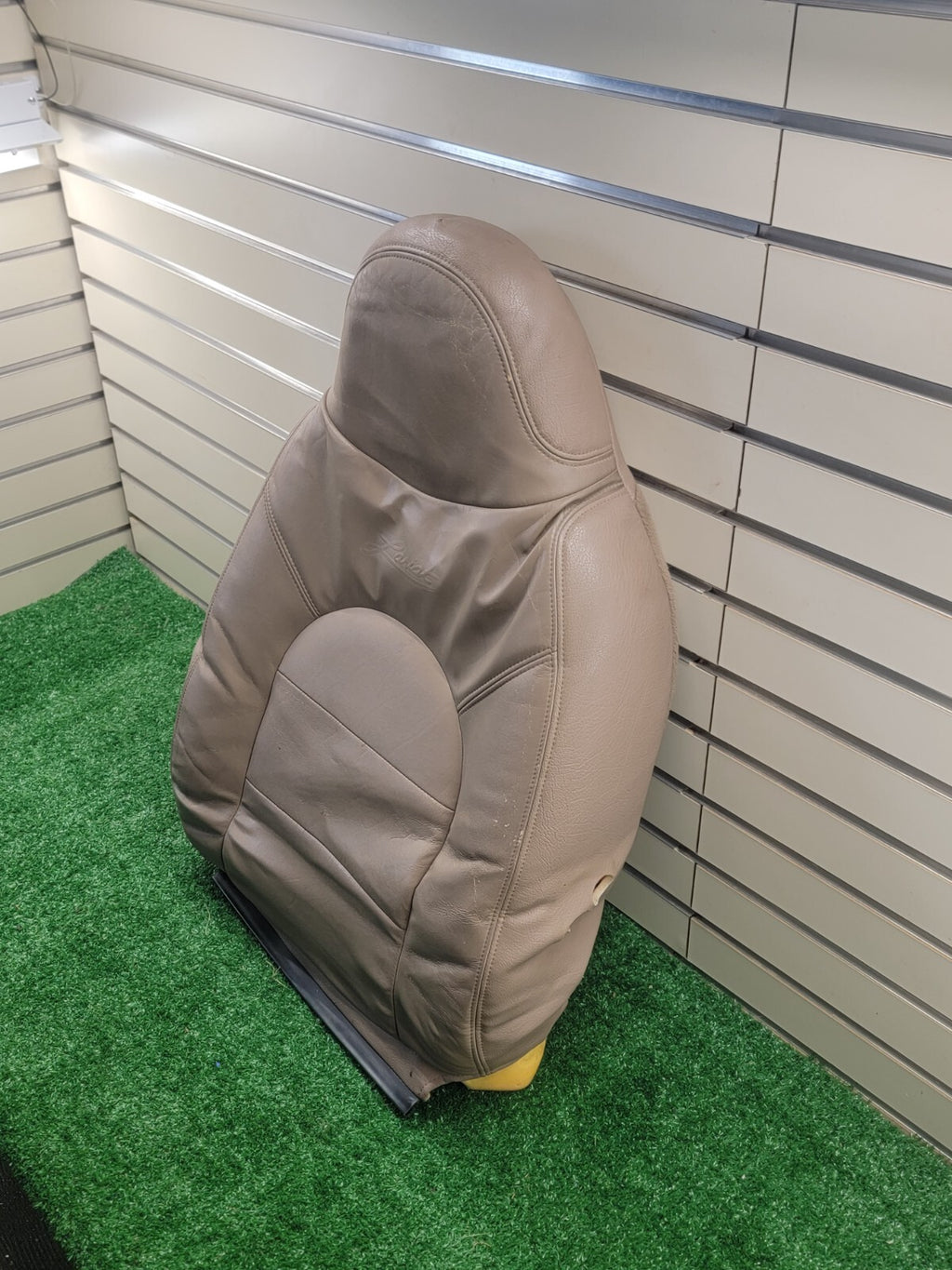 🔥1999-2000 Ford F250 upper Seat rest cushion leather front right TAN