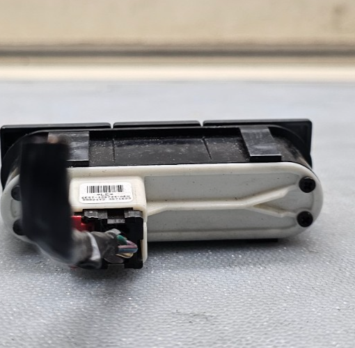 🔥06-09 FUSION MERCURY MILAN CENTER DASH HAZARD BUTTON SWITCH PASS RADIO BEZEL