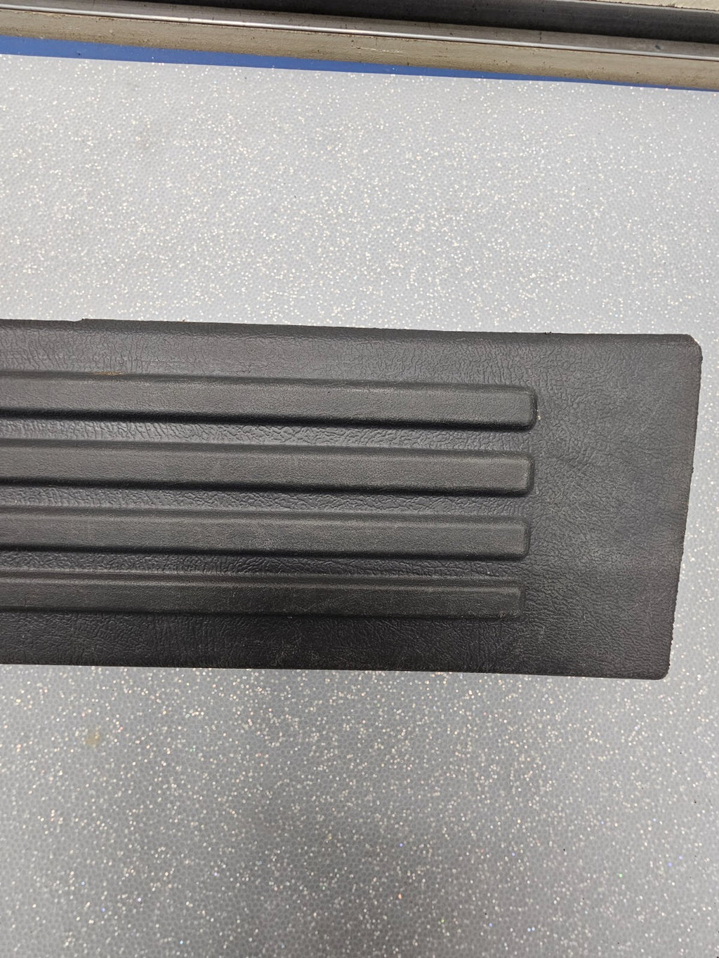 🔥99-06 SILVERADO SIERRA LEFT/RIGHT REAR CREW CAB DOOR SILL SCUFF PLATE TRIM OEM
