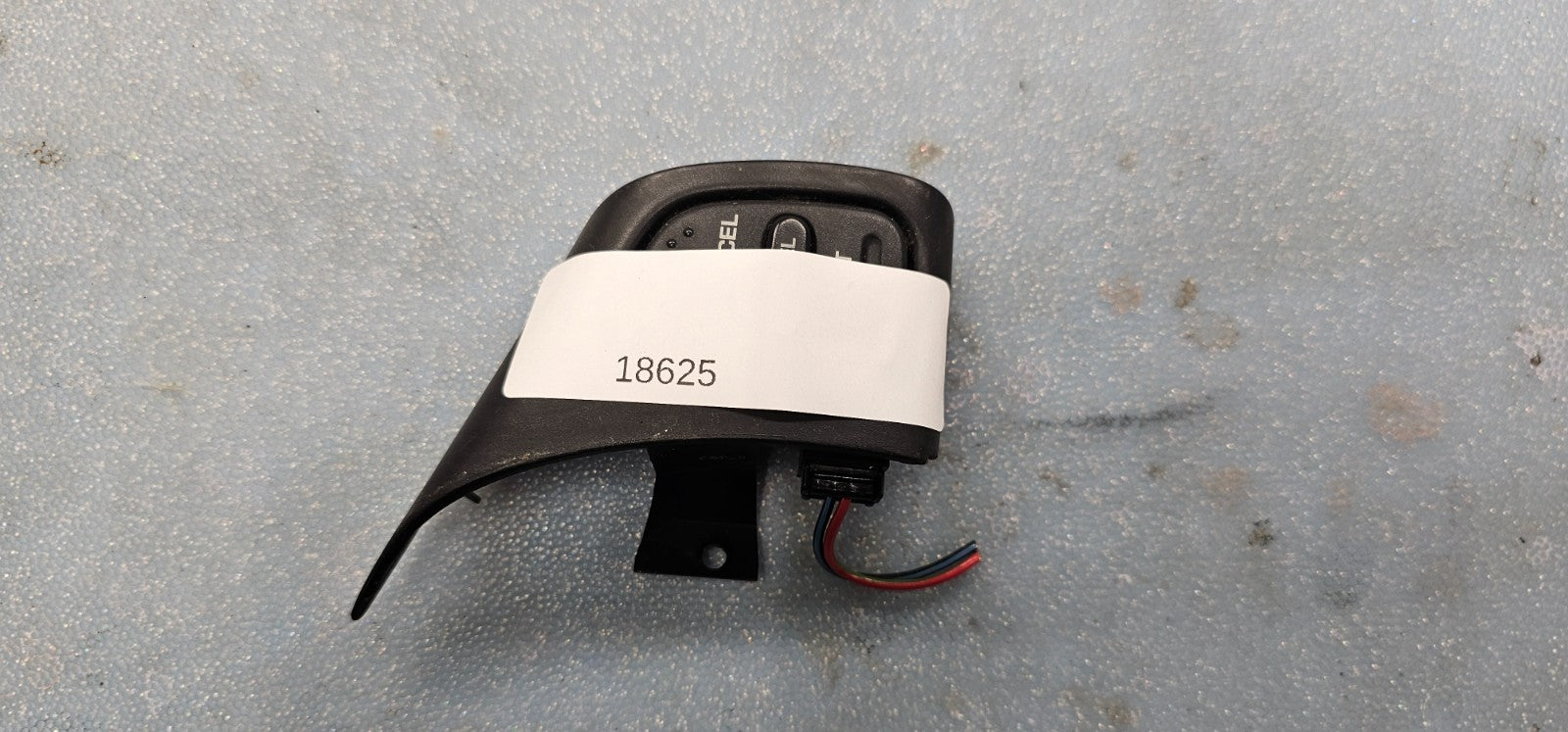 🔥99-04 JEEP GRAND CHEROKEE CRUISE RIGHT STEERING WHEEL CONTROL PUSH BUTTON