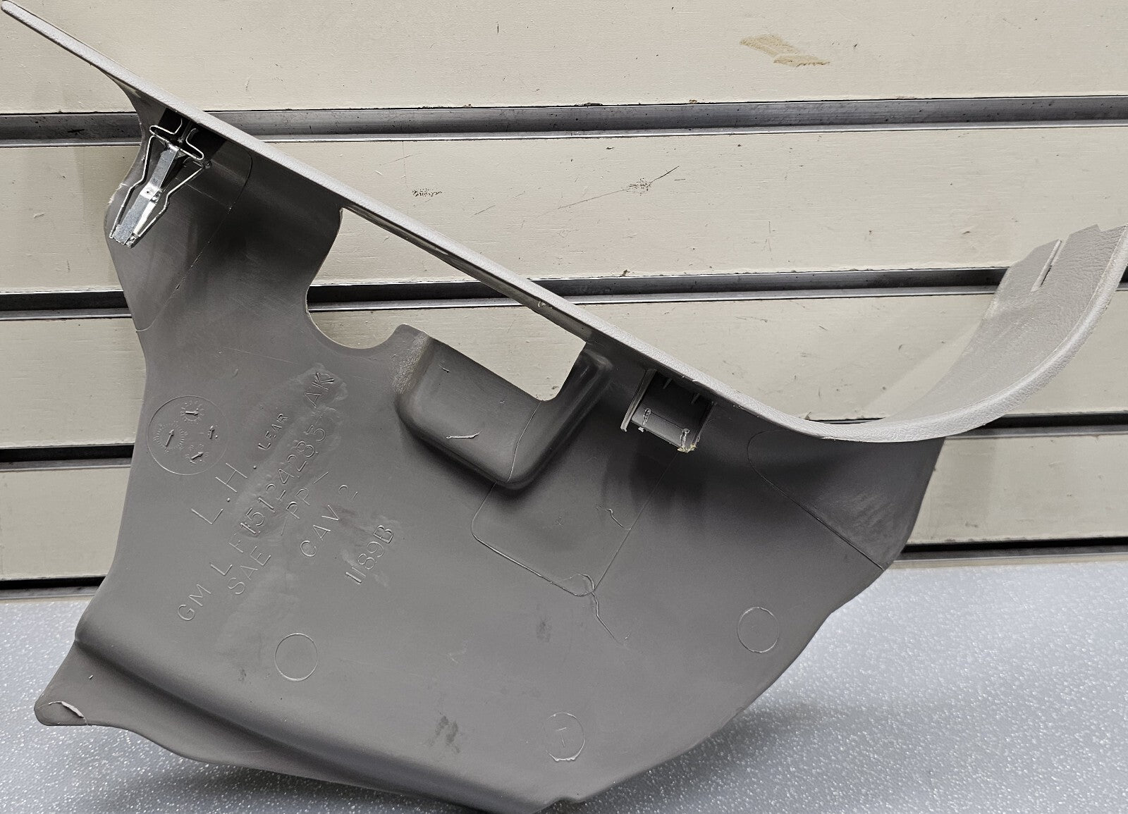 🔥99-06 SILVERADO SIERRA LEFT DRIVERSIDE KICK LOWER TRIM PANEL HOOD PROP LT GREY
