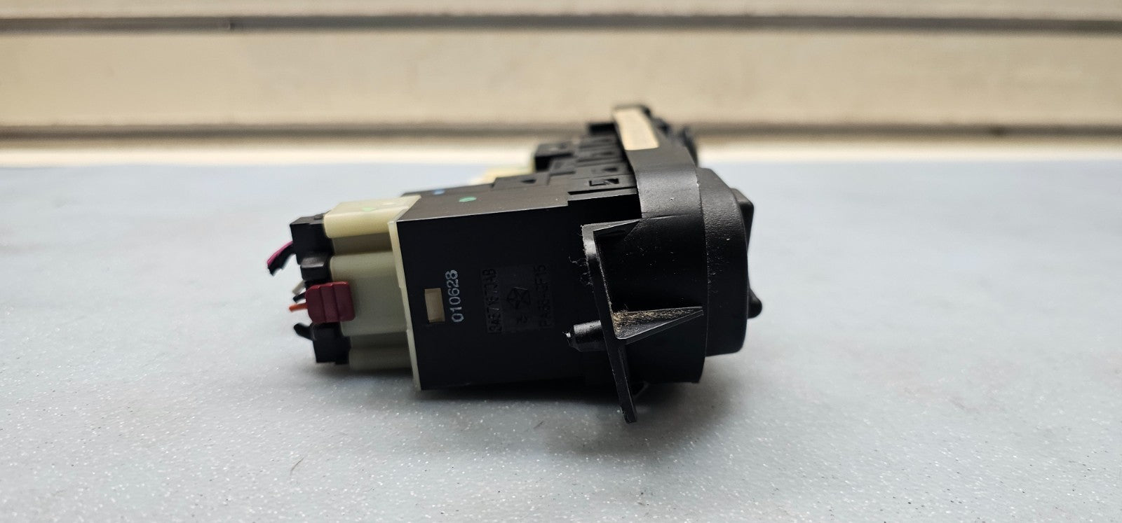 🔥01-05 PT CRUISER Power Outlet Wiper Rear Defrost Traction Control Switch Black