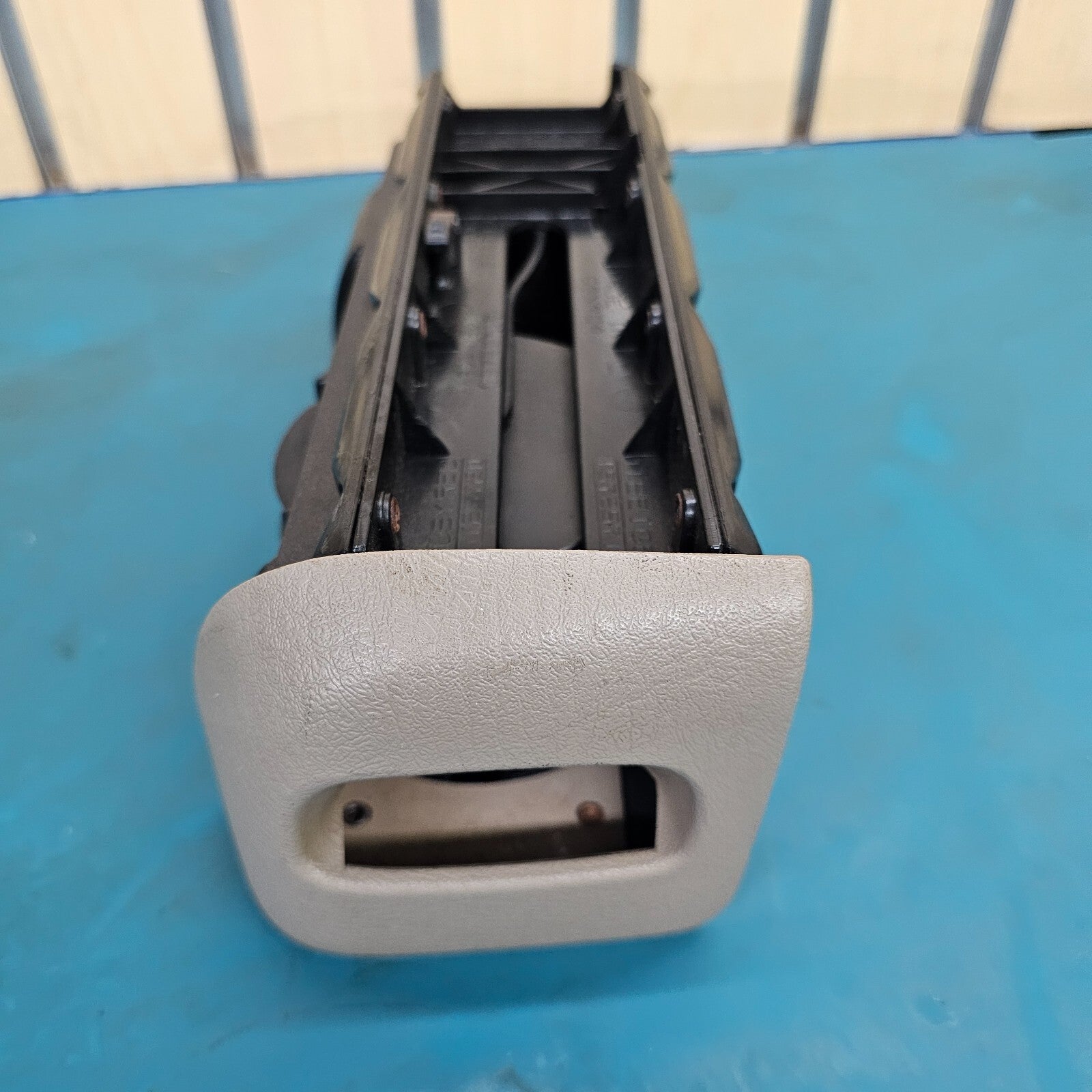 🔥1995-1999 CHEVROLET GMC TRUCK SILVERADO C/K Dash DUAL Cup Holder TAN CH1