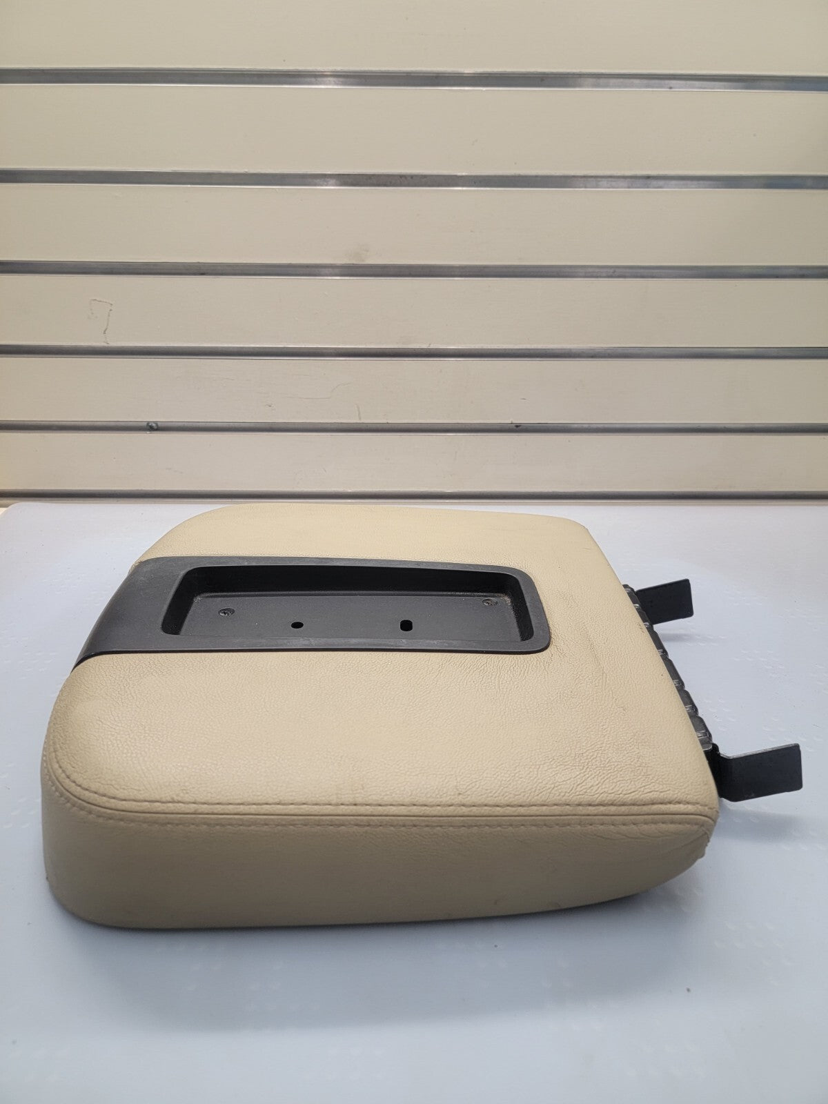🔥07-13 Chevy Tahoe Suburban Leather Console Lid Armrest Cover LIGHT TAN JS5