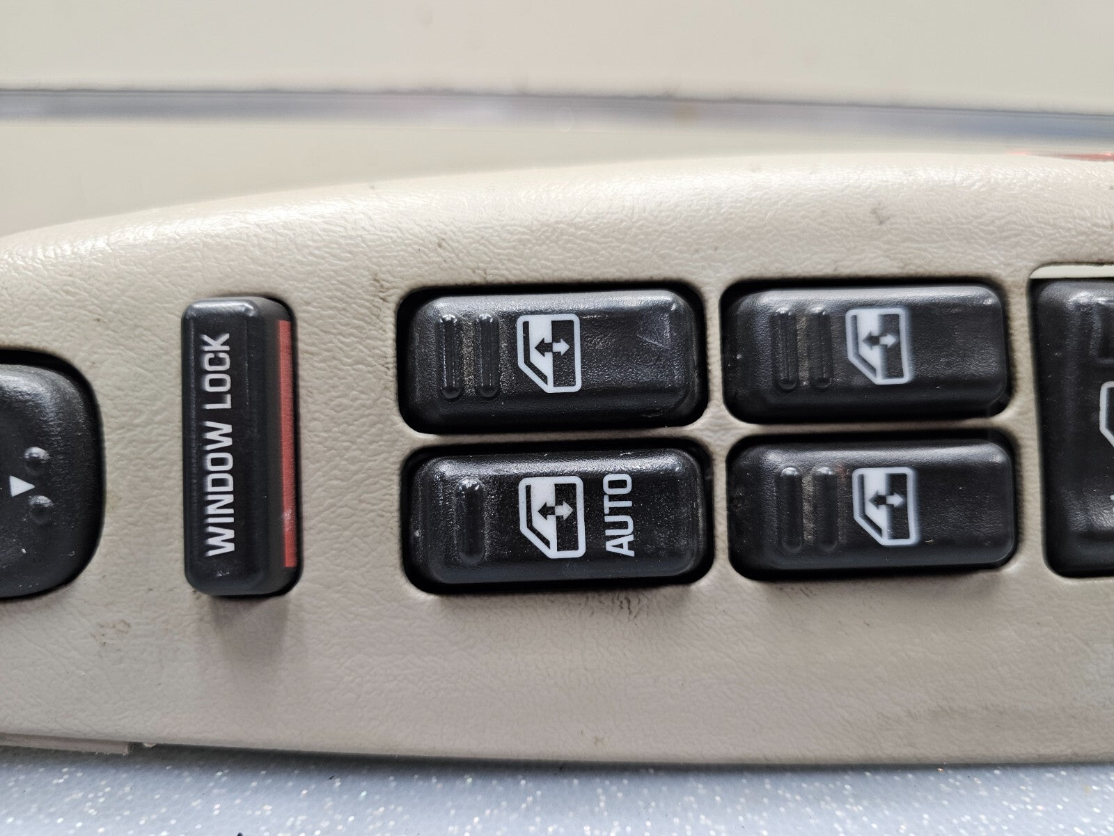 🔥99-02 Tahoe Suburban Yukon Left Driver Master Power Window Switch Assembly TAN