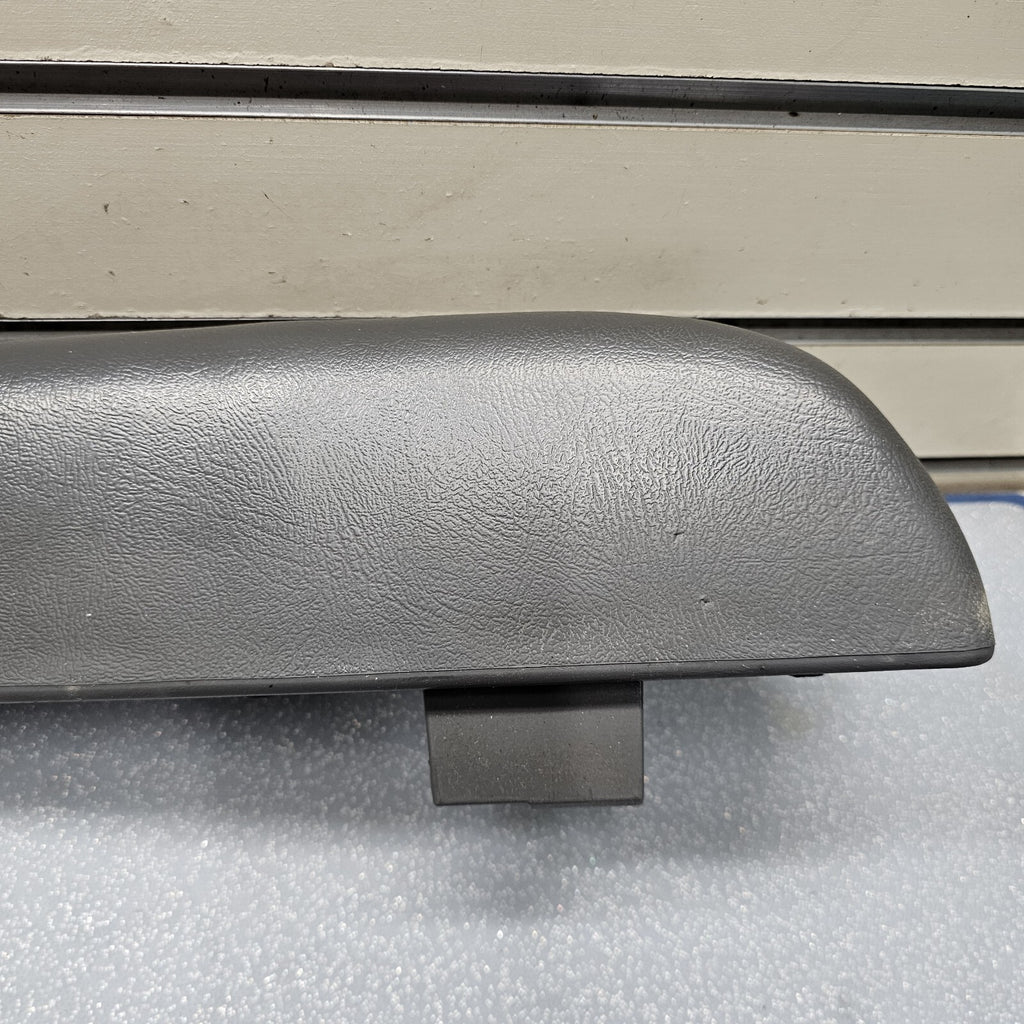 99-06 Chevy GMC Silverado TAHOE Door Panel ARMREST Front LEFT Handle DK GREY H3 