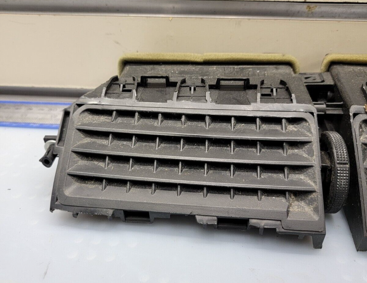 🔥2010-2012 Nissan Versa Dash Panel A/C Center Upper Air Vent Grilles OEM