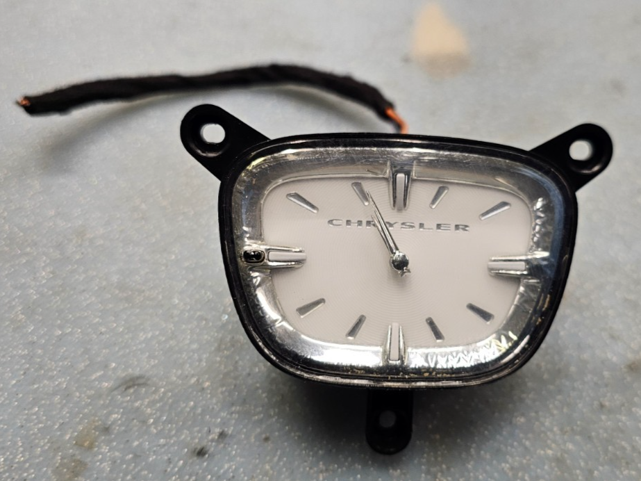 🔥11-15 Town & Country Dash Analog Mount Mounted Clock Assembly Silver/Black