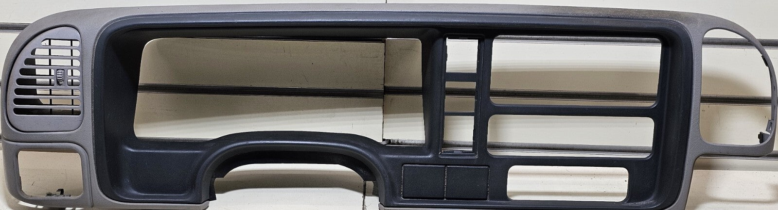 95-99 CHEVY GMC TRUCK SILVERADO CK Cluster Gauge Speedo Dash Bezel LIGHT GRAY C3