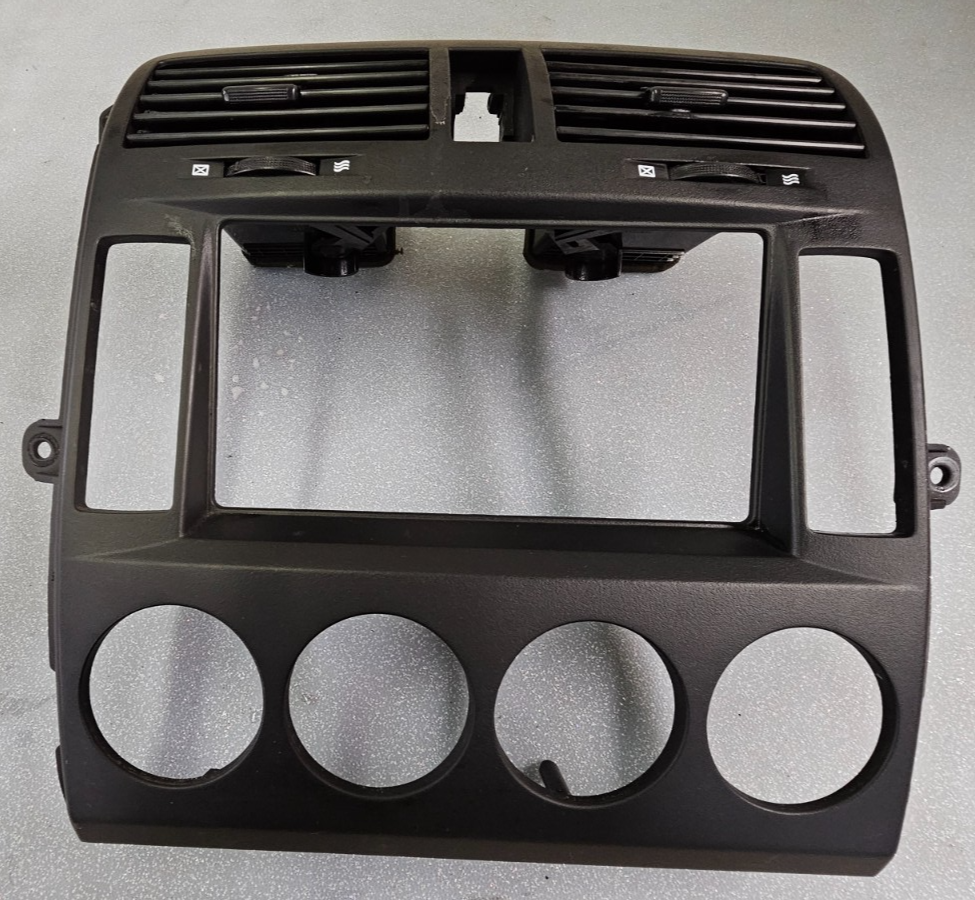🔥02-05 Kia Sedona Center Console Climate Control Radio Bezel W/Vents Black