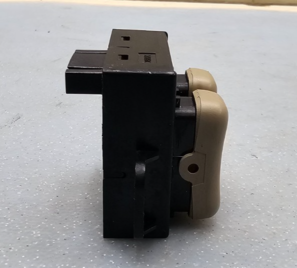🔥05-11 Lucerne Cadillac STS GM Moon Sun Roof Sunroof Light Switch Assembly