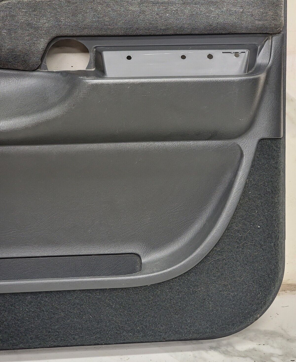 98-04 Chevy Blazer Jimmy S-10 GMC Sonoma Front Door Panels AUTO OEM RIGHT GRAY